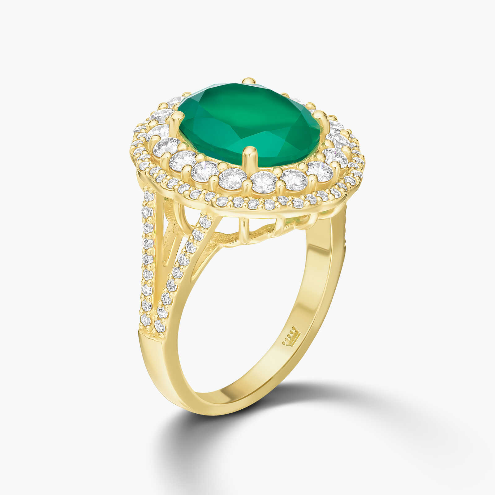 טבעת זהב משובצת אגת ירוקה ו 100 יהלומים