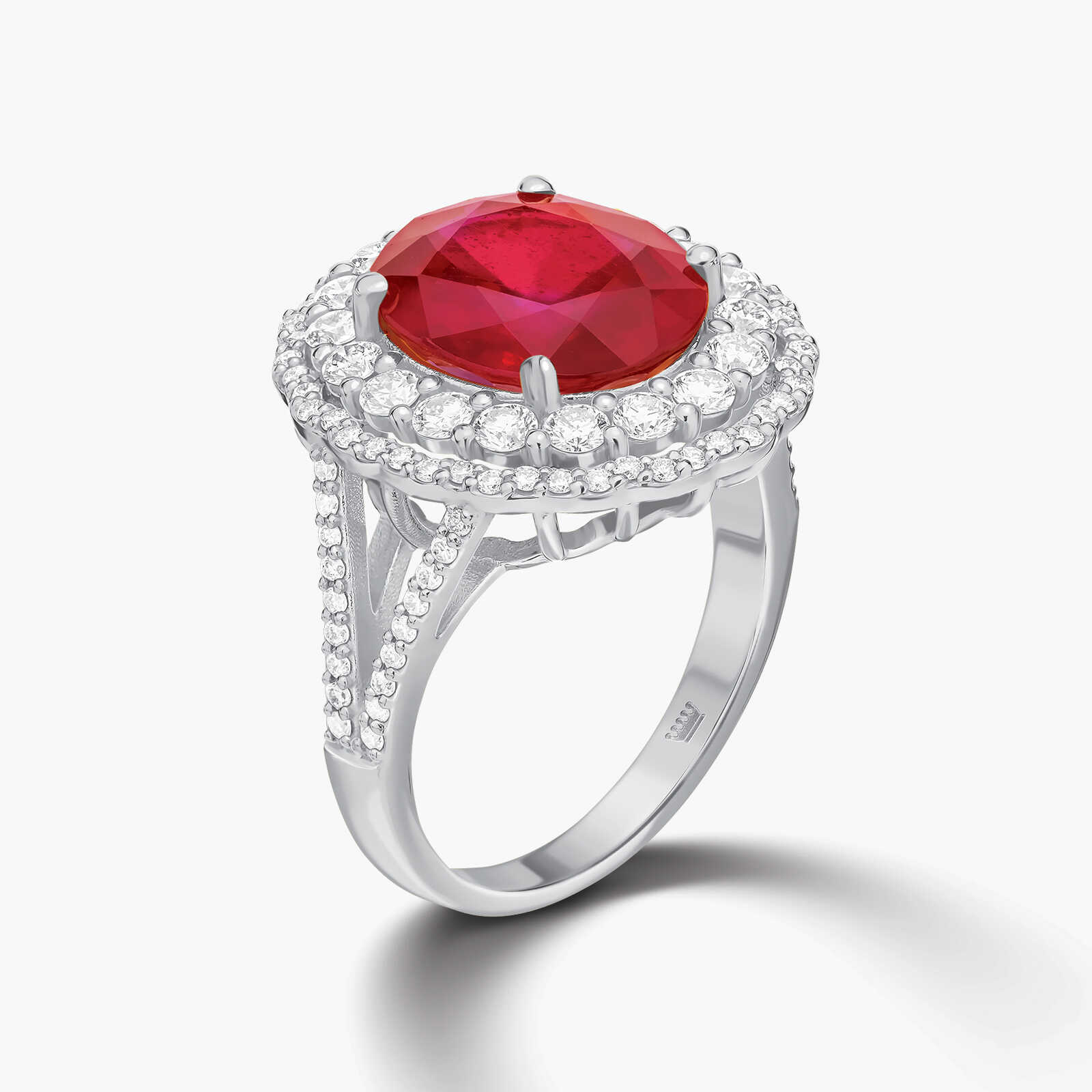 טבעת זהב משובצת Ruby glass ו 100 יהלומים