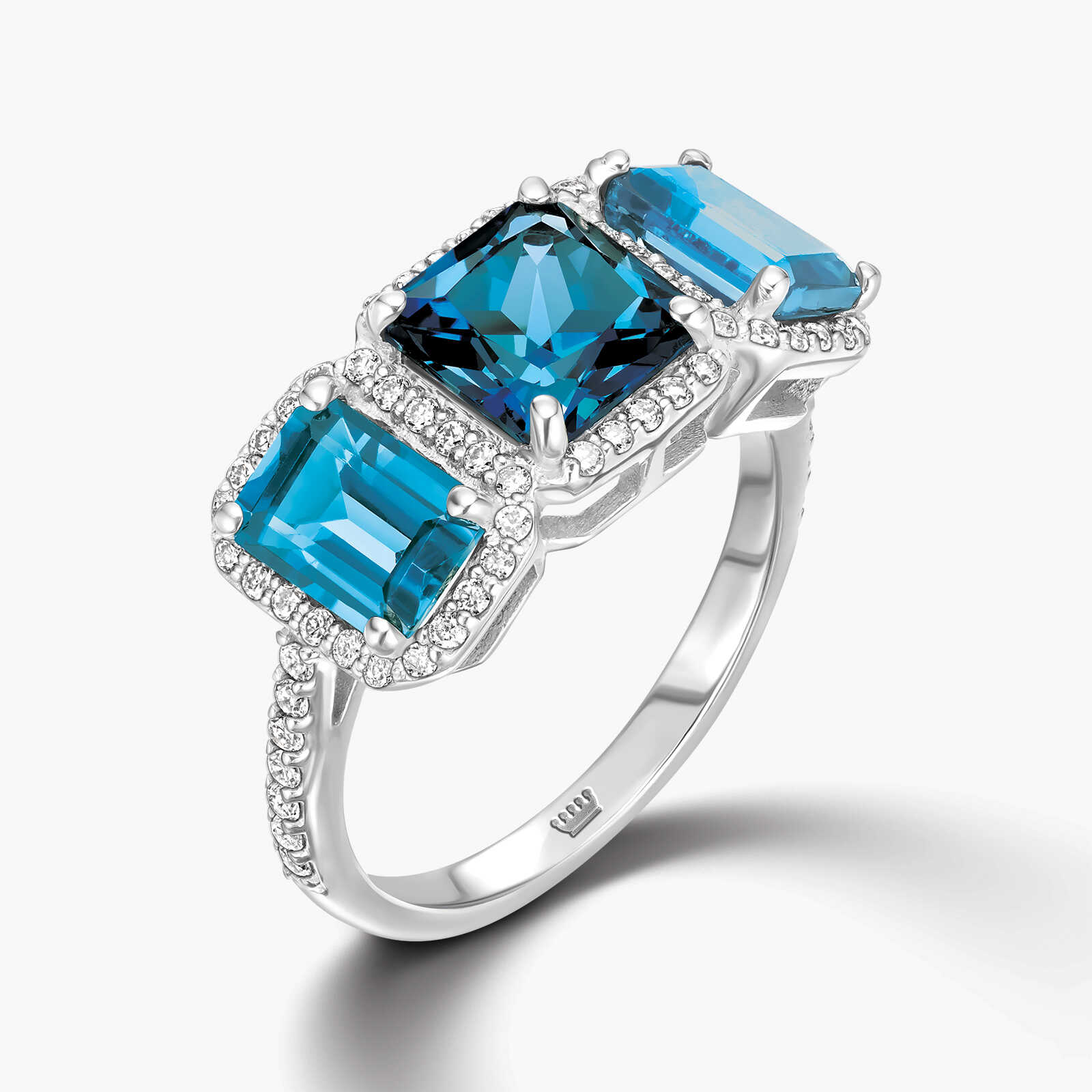 טבעת איזבלה משובצת בלו לונדון, בלו ספיר ויהלומים