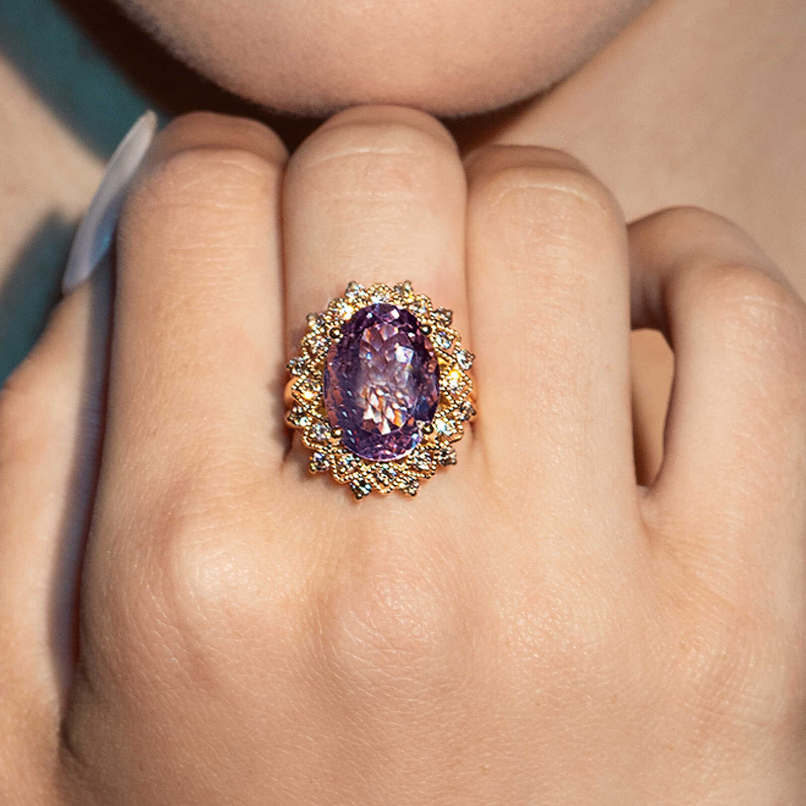 טבעת קייט משובצת יהלומים ואמטיסט