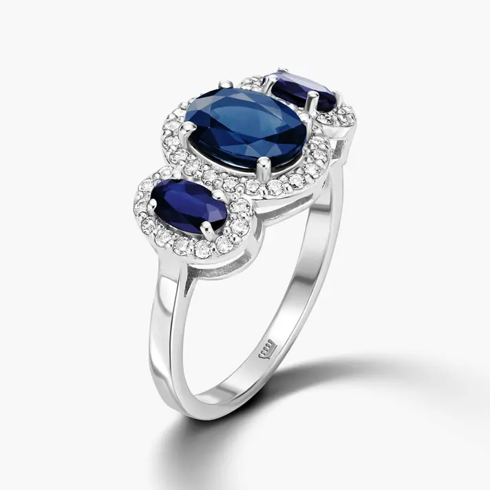 טבעת יהלומים ים משובצת אבני ספיר