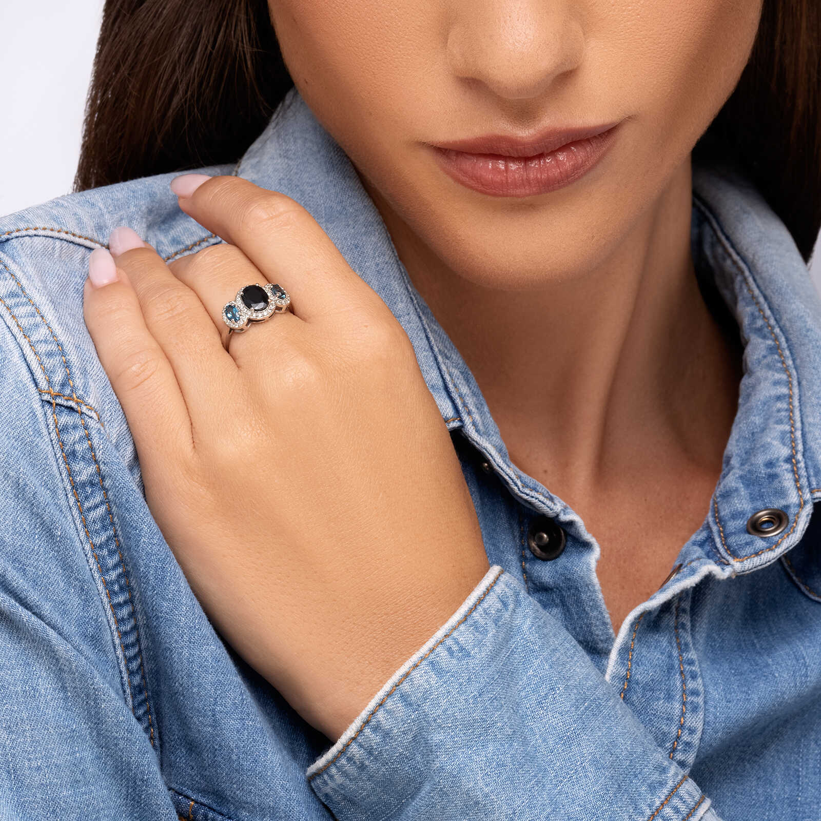 טבעת יהלומים ים משובצת אבני ספיר