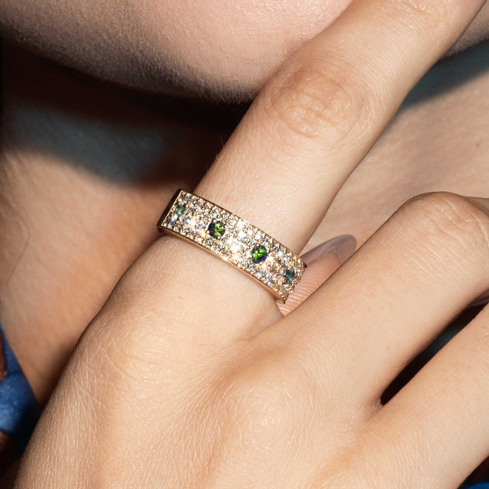 טבעת ספירים ויהלומים מה- luxury collection