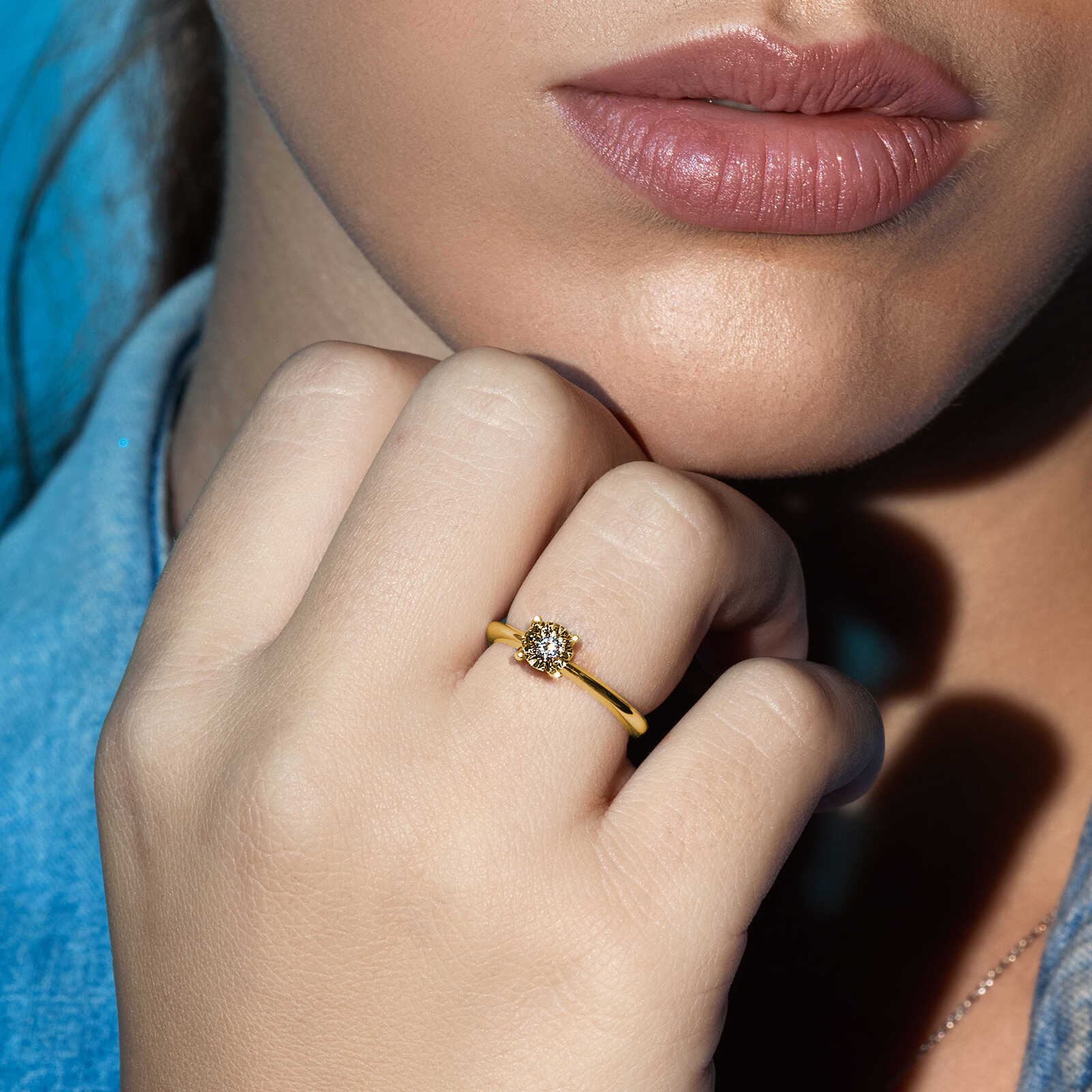 טבעת זהב משובצת יהלום סוליטר