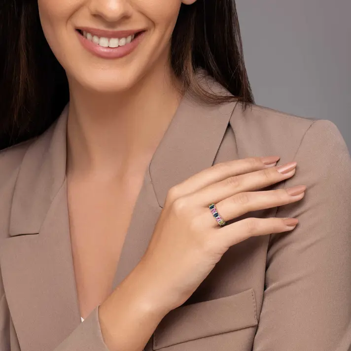 טבעת RAINBOW משובצת יהלומים וספירים