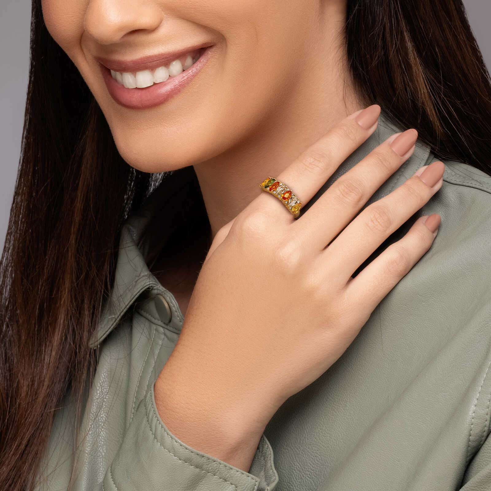 טבעת RAINBOW משובצת יהלומים וספירים