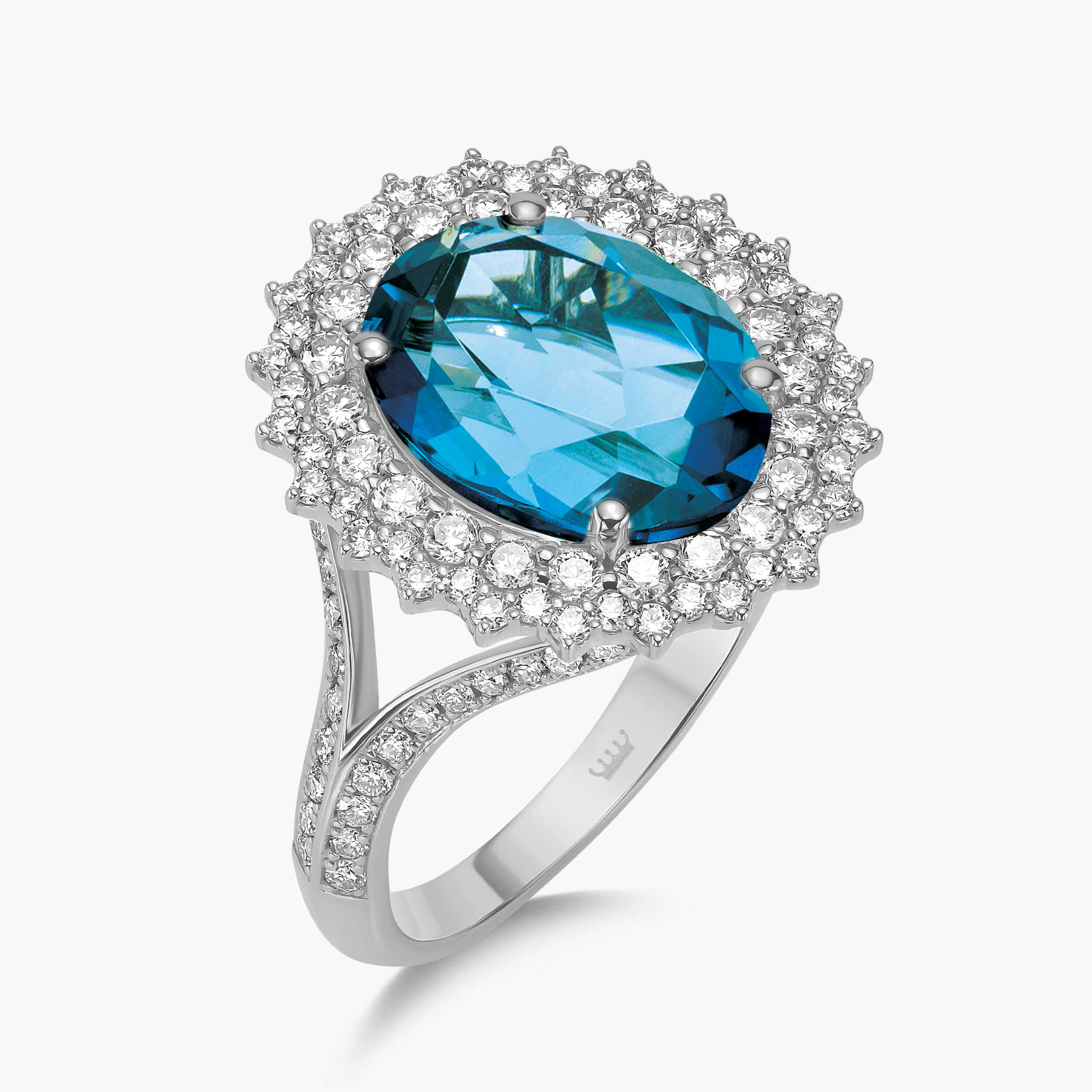 טבעת מרשימה המשובצת בלו לונדון ויהלומים