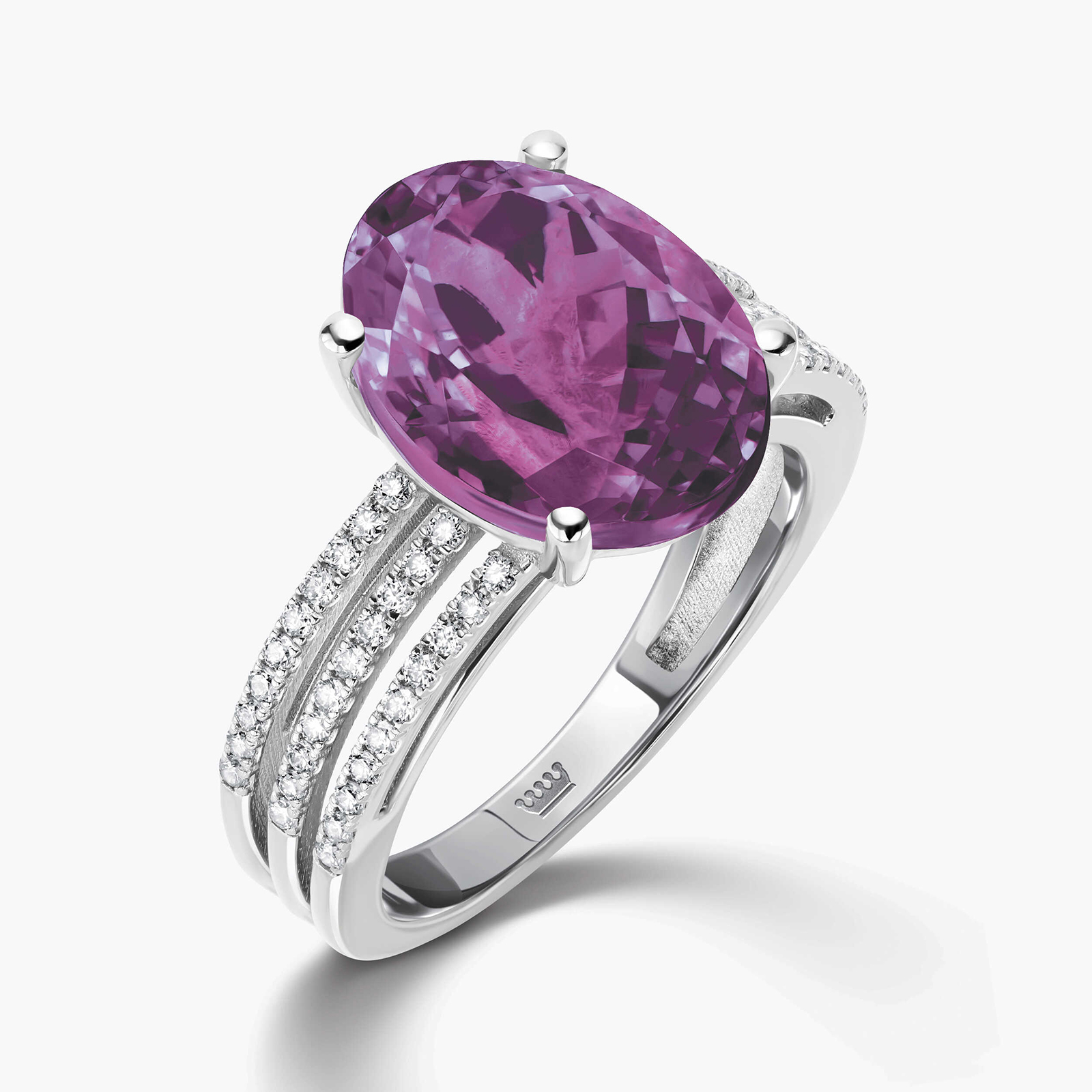 טבעת זהב משובצת אמטיסט ויהלומים