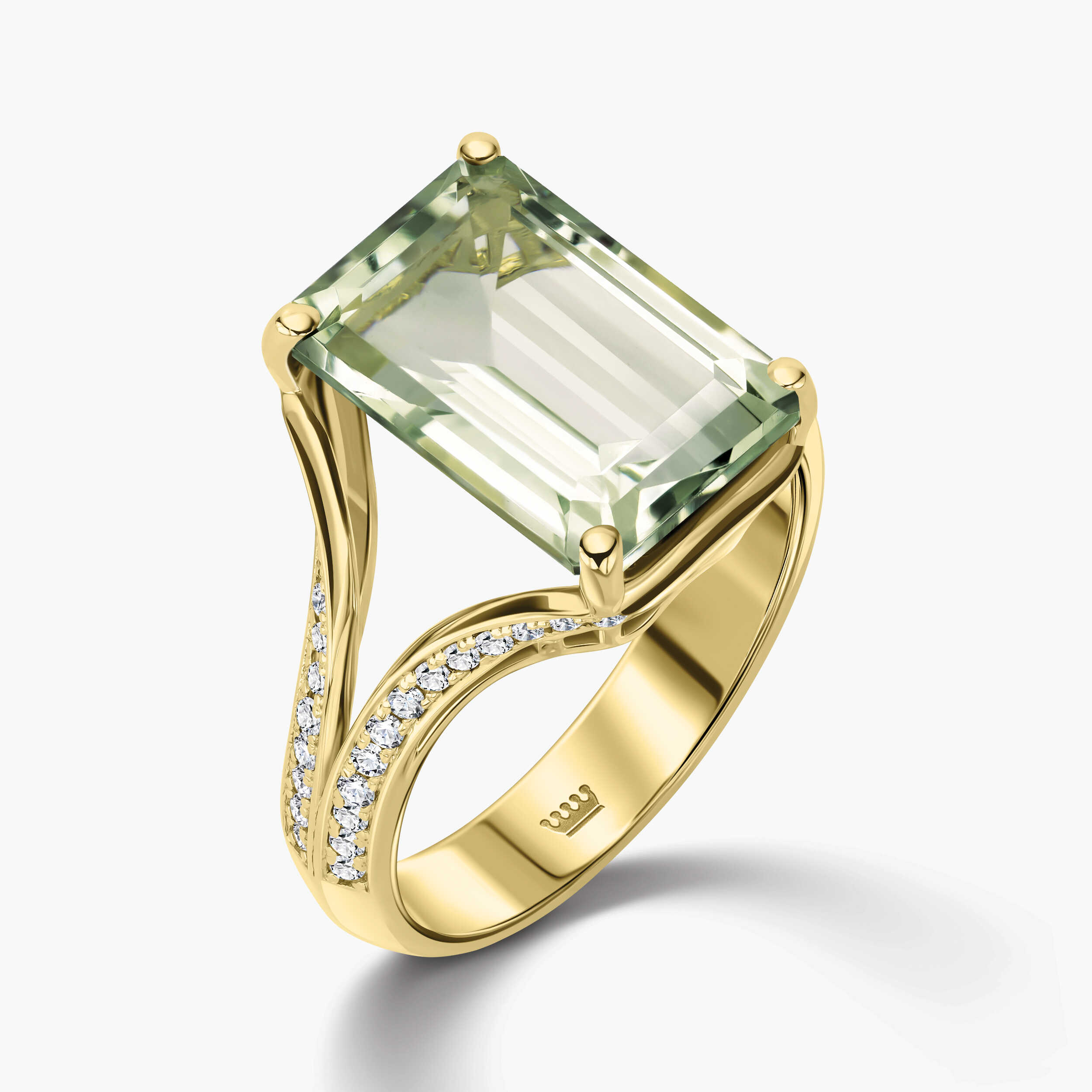 טבעת זהב משובצת גרין אמטיסט ויהלומים