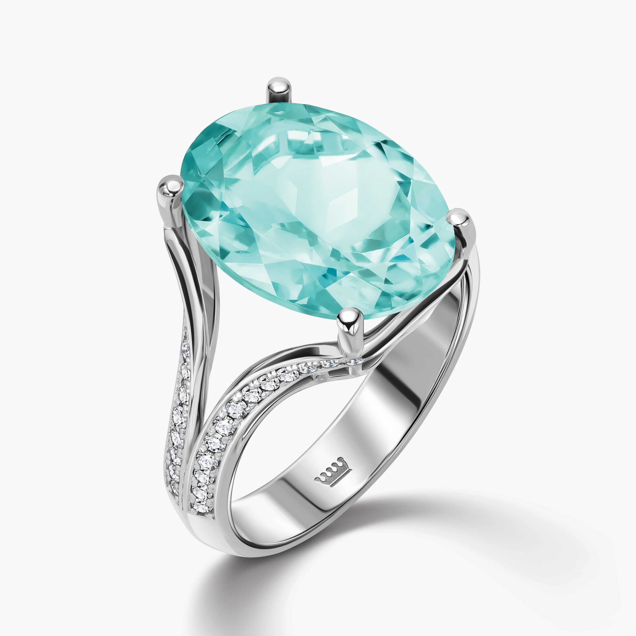 טבעת זהב משובצת בלו טופז ויהלומים