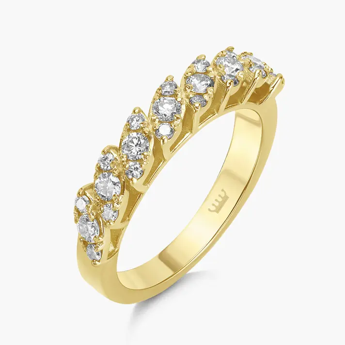 טבעת זהב בצורת עלים משובצים יהלומים