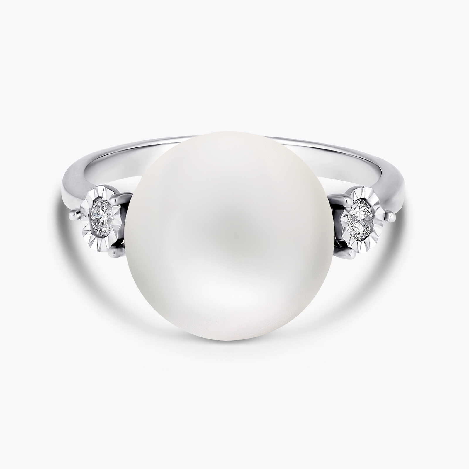 טבעת פנינה משובצת יהלומים