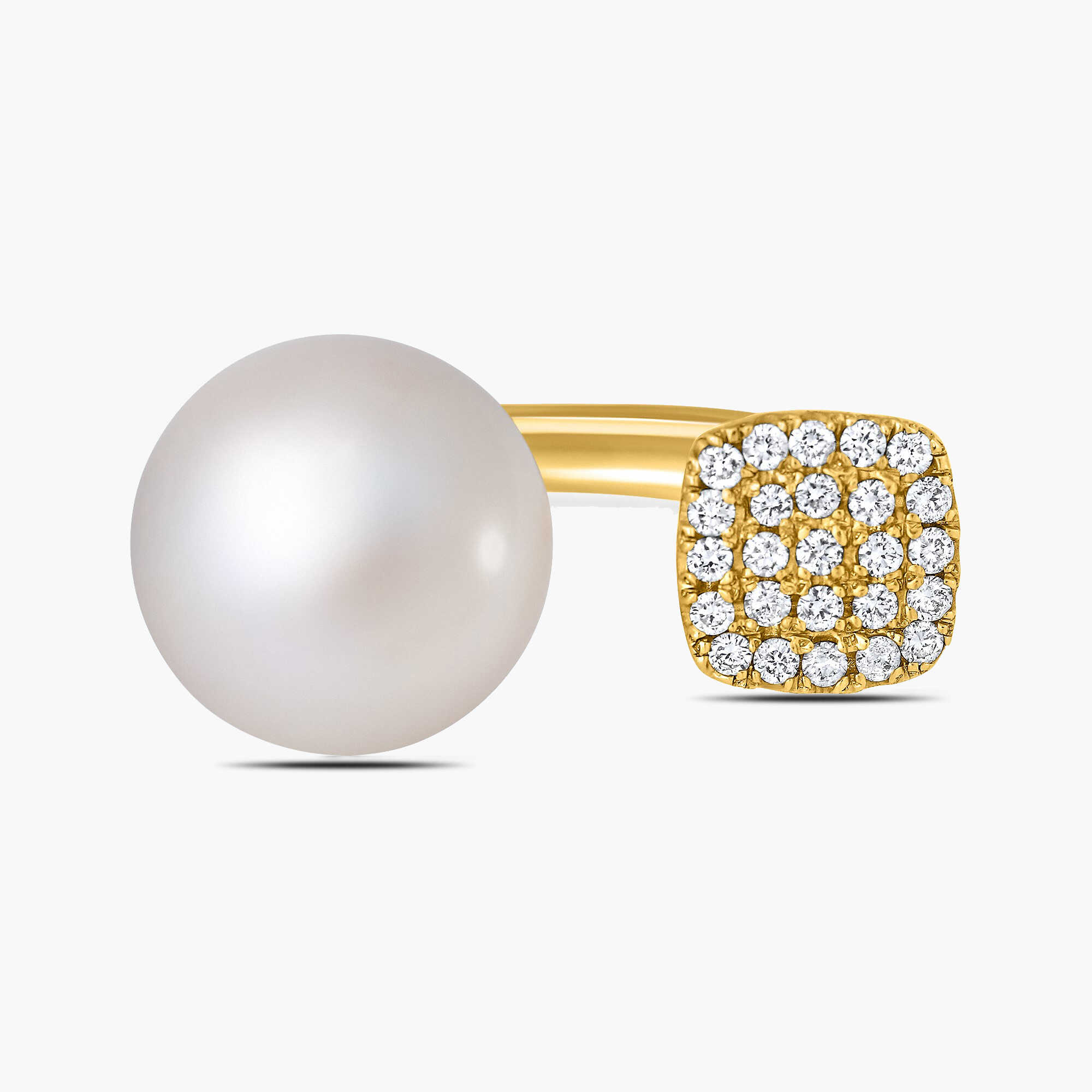 טבעת בשיבוץ יהלומים ופנינה