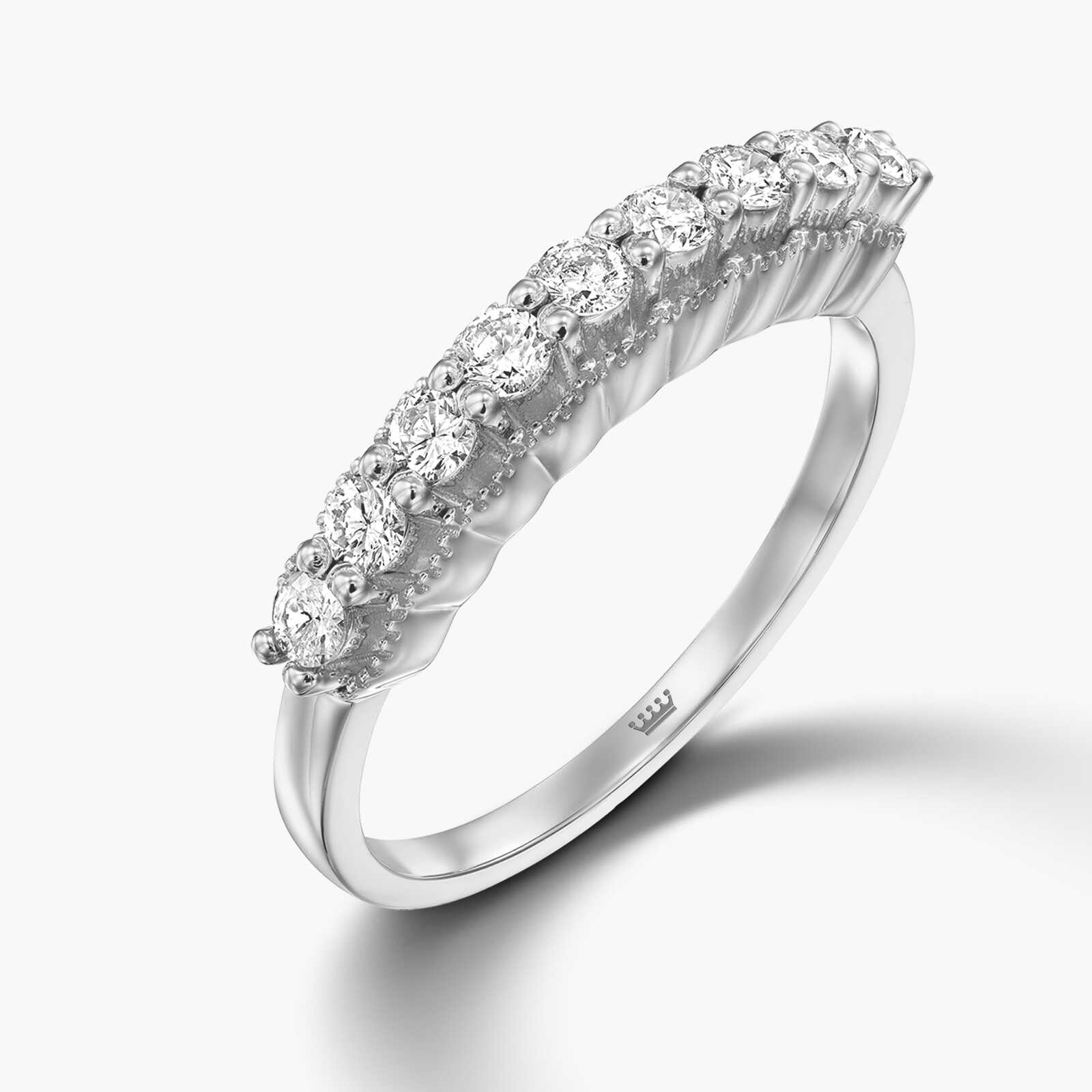 טבעת זהב משובצת יהלומים