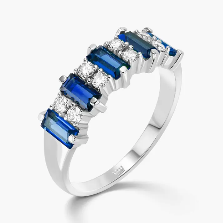 טבעת זהב בשיבוץ ספירים ויהלומים