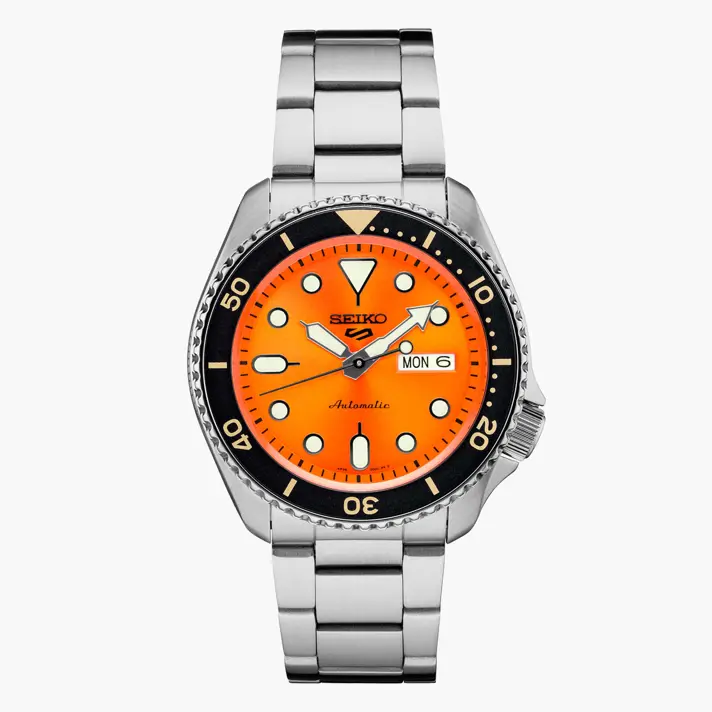 שעון  SEIKO 5 SPORT עם לוח כתום