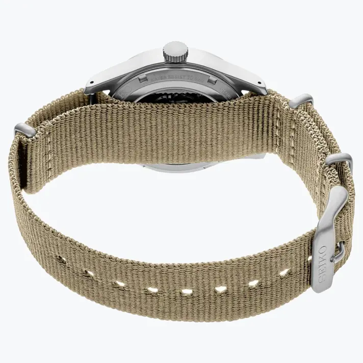 SEIKO 5 SPORT מנגנון אוטומטי ורצועת NATO בצבע בז'
