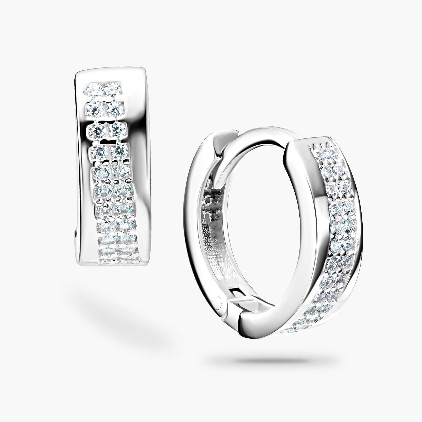 עגילי זהב לבן משובצים זירקונים בקוטר 1.3 ס"מ