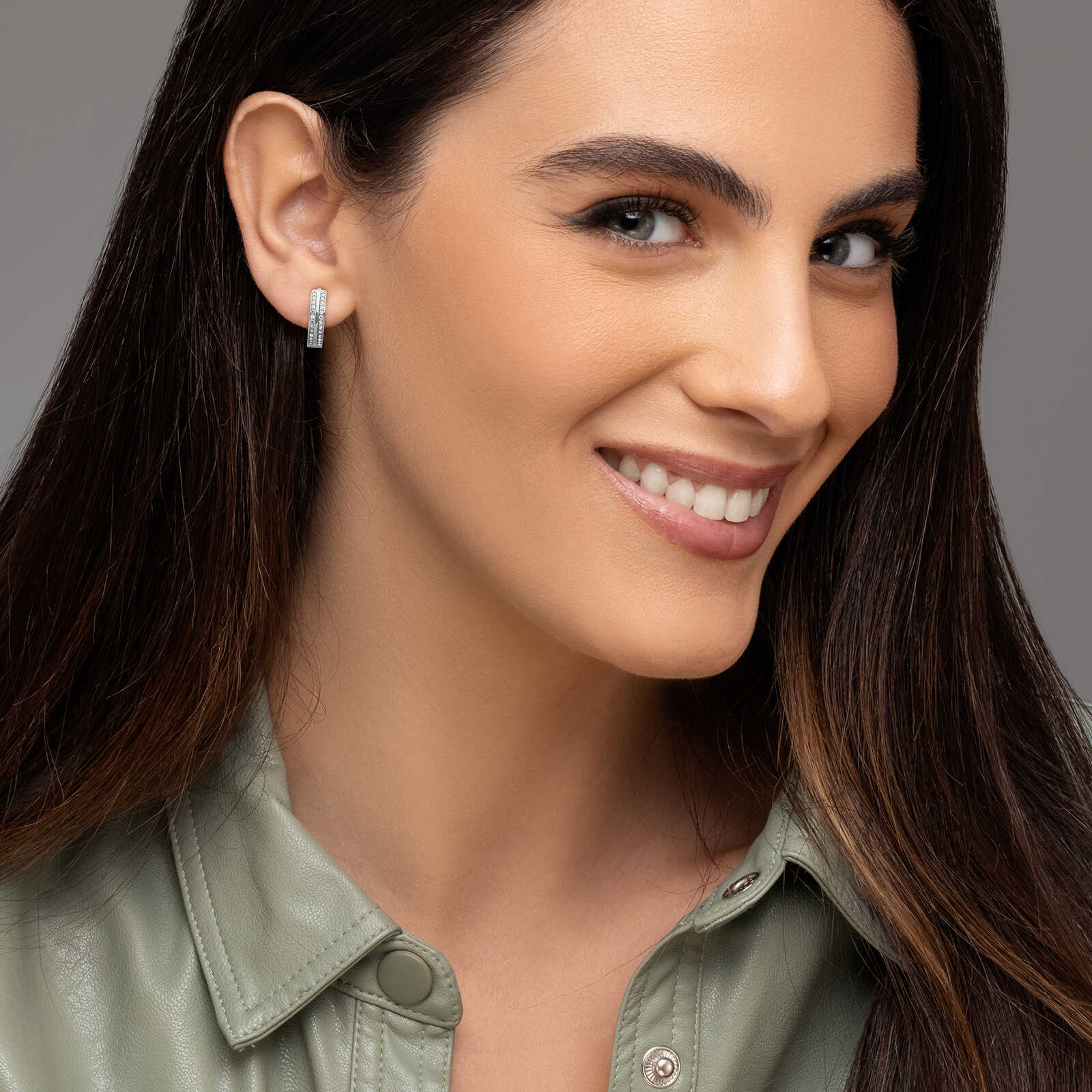 עגילי חישוק זהב מיקה- משובצי זירקונים