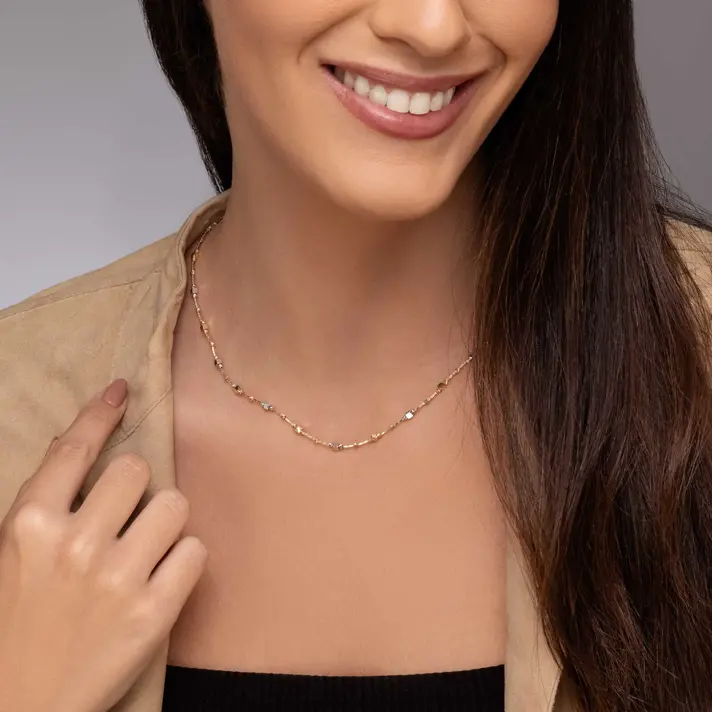 שרשרת זהב עם קוביות וכדורים בזהב צהוב ולבן