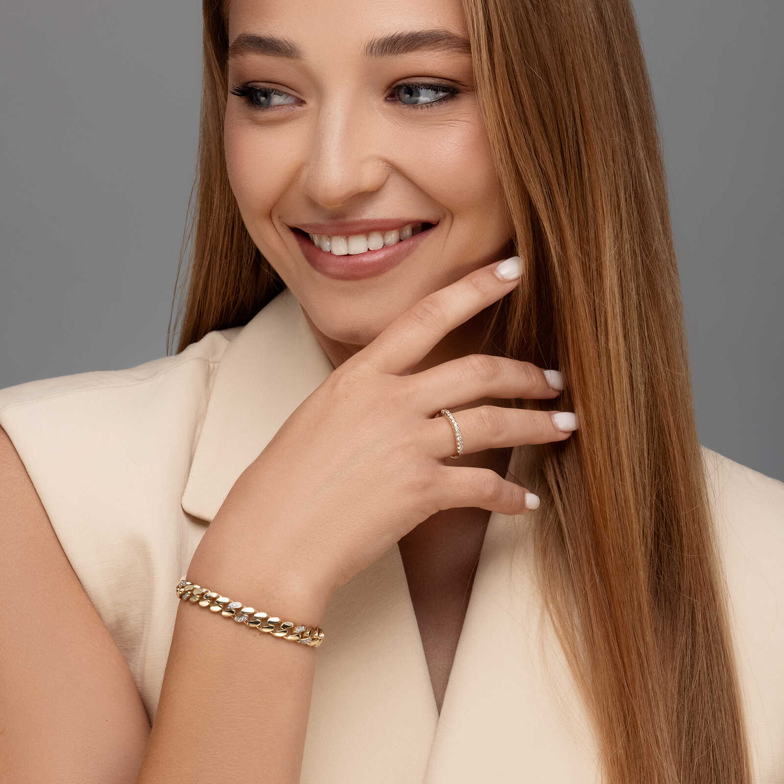 צמיד זהב איימי- חוליות משובצות זרקונים