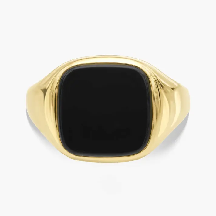 טבעת זהב מסדרת Black עם אבן אוניקס מרובעת