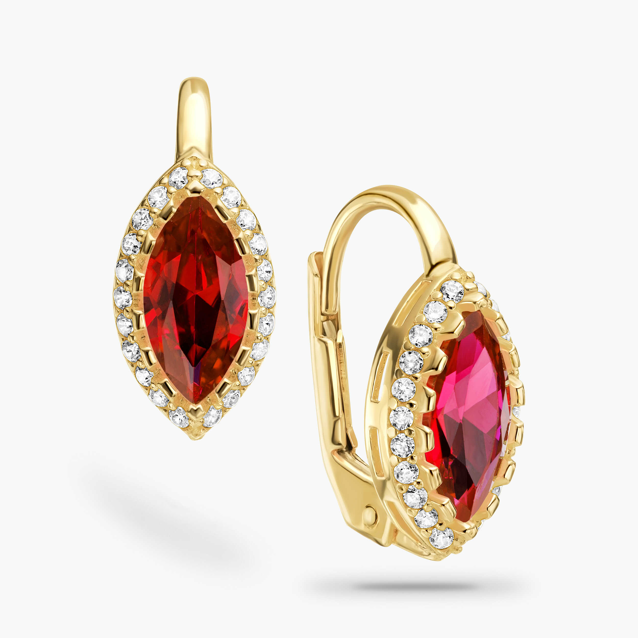 עגילי זהב עם אבן אדומה בחיתוך מרקיז מוקפת זירקונים