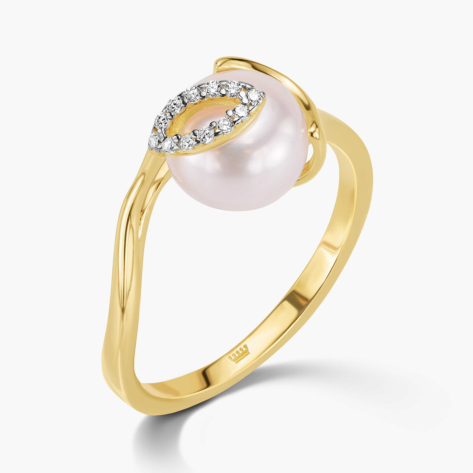 טבעת זהב בשיבוץ זרקונים ופנינה