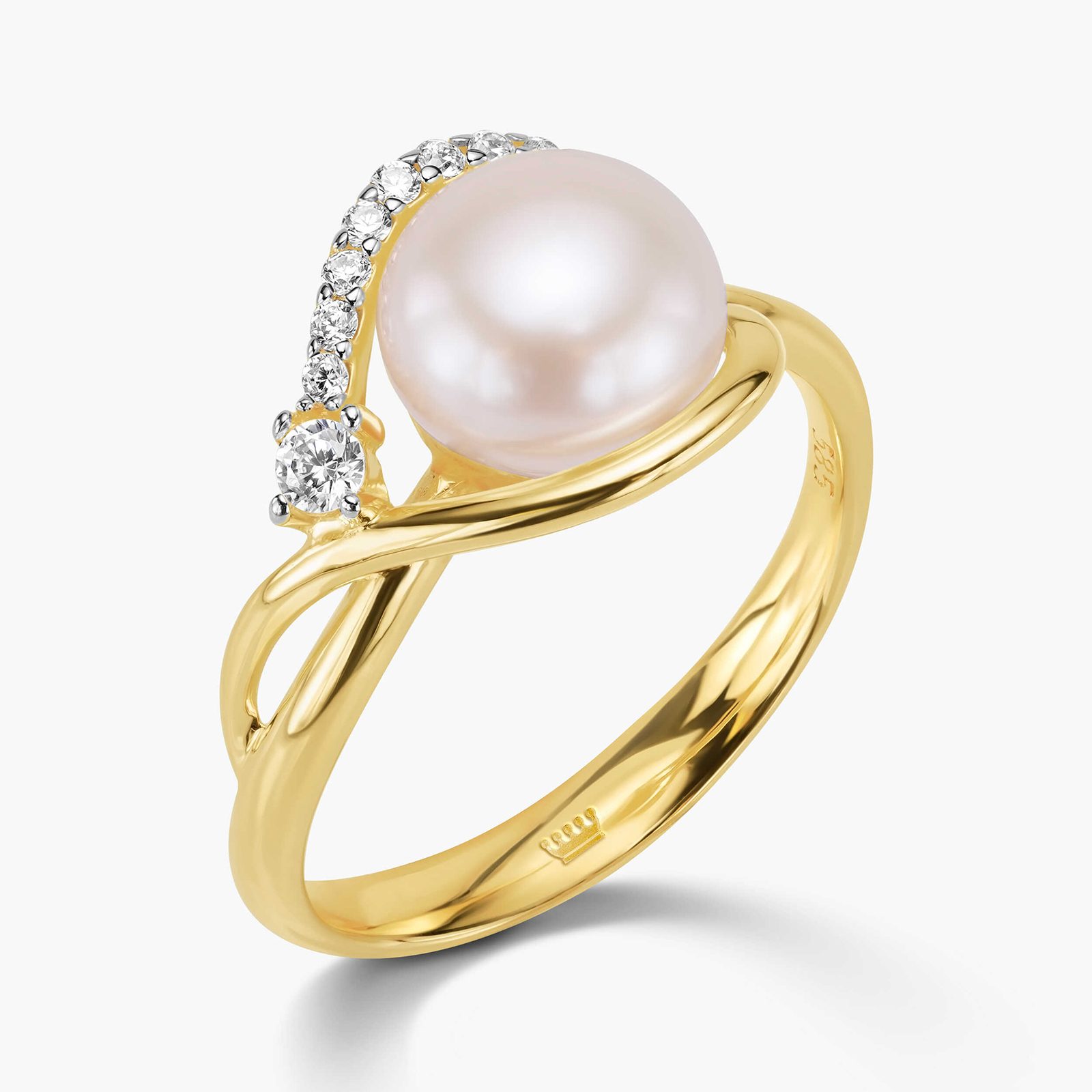 טבעת זהב משובצת זירקונים ופנינה