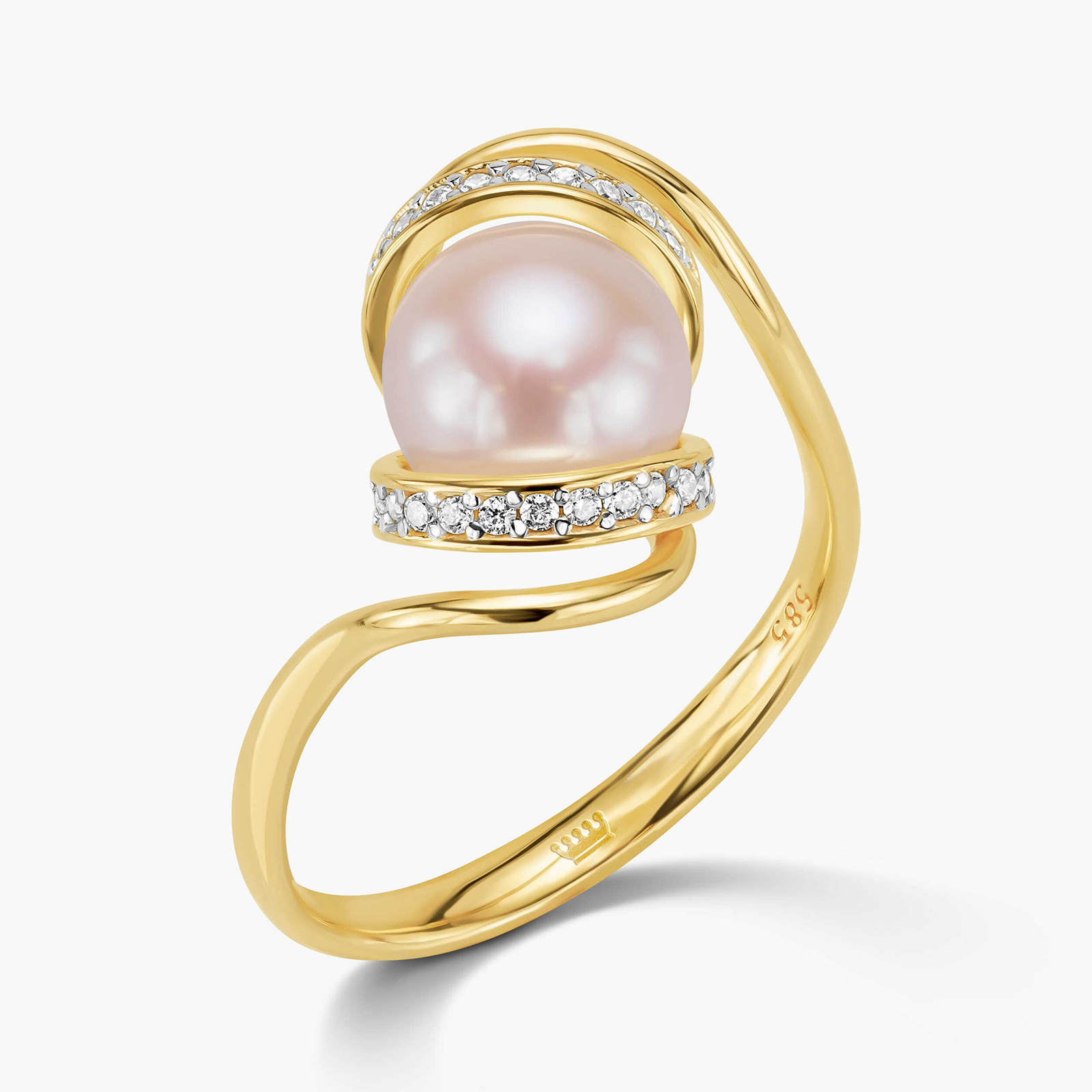 טבעת זהב בשיבוץ זרקונים ופנינה