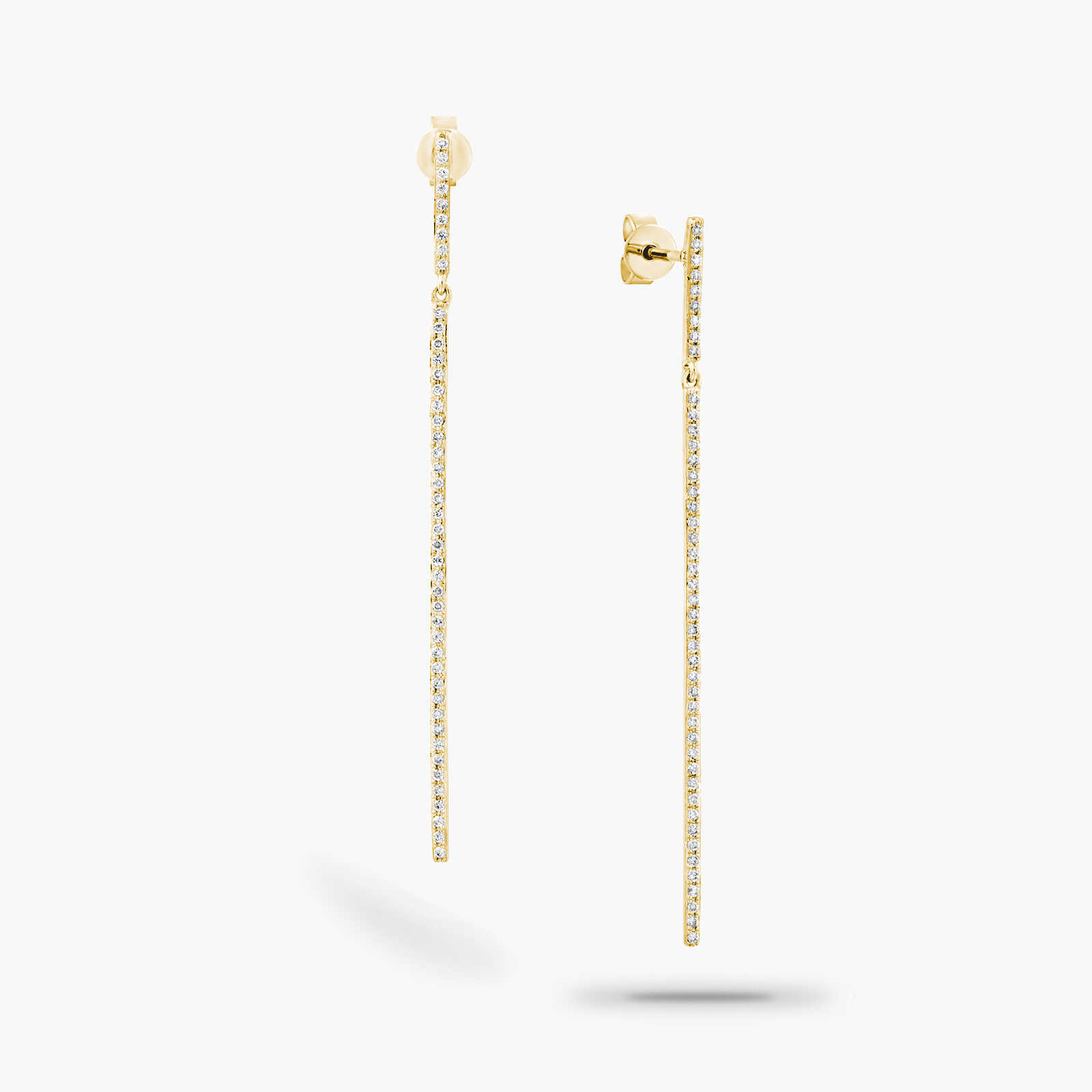 עגילי זהב באורך 4.7 ס"מ בשיבוץ יהלומים